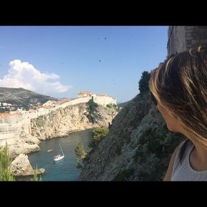 Meet your Posher, Miluska